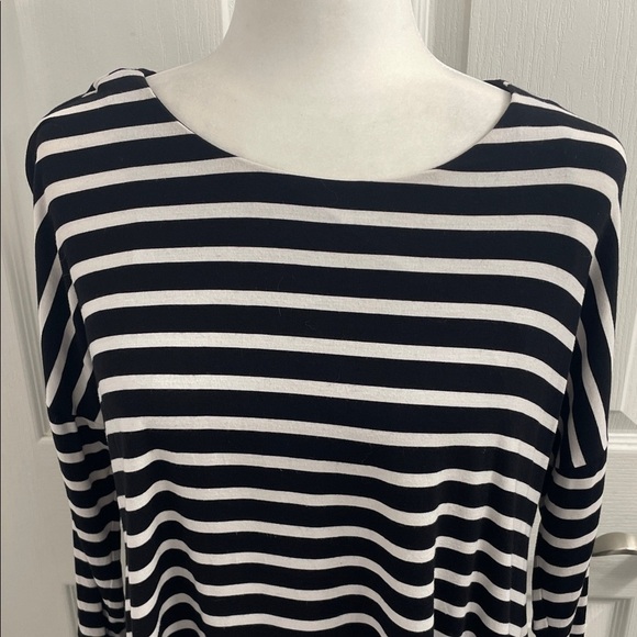 Joseph Ribkoff Black & White Striped Tiered Tunic Top Round Neck 3/4 Sleeve Sz.4 - Picture 4 of 11